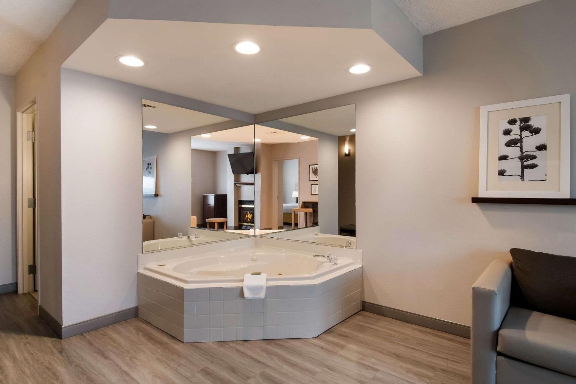 Country Inn & Suites By Radisson, Harrisburg Northeast - Hershey Eksteriør billede